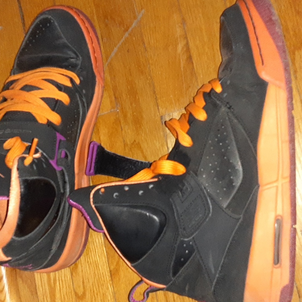 Jordan Flight 45 - Picture 2 of 7